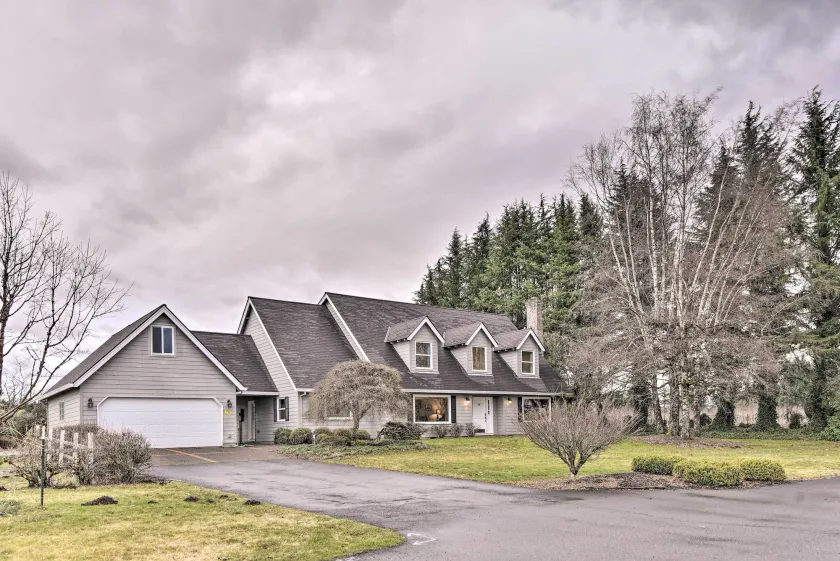 Portland Area Home, 32 Mi to Mt Hood! - Interior