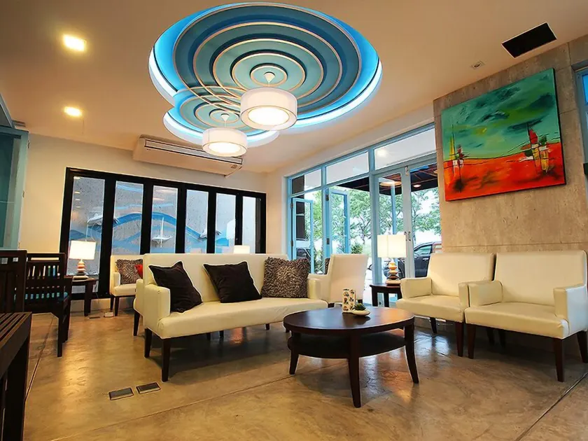 Apo Hotel - Image 1