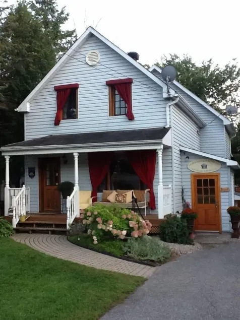  Auberge Old Chelsea - Image 1