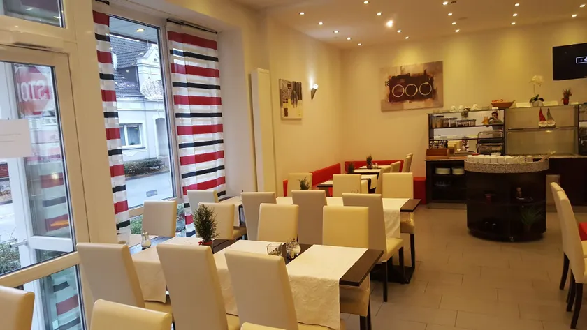 Cityhotel Ahlen Garni - Image 1