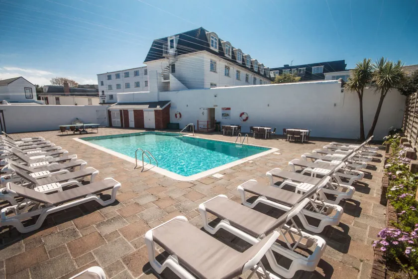 Norfolk Hotel - Image 1