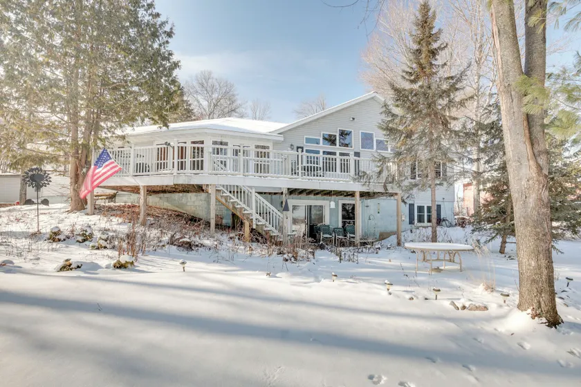 Lakefront Tomahawk Getaway w/ Deck & 2 Fireplaces! - Interiør