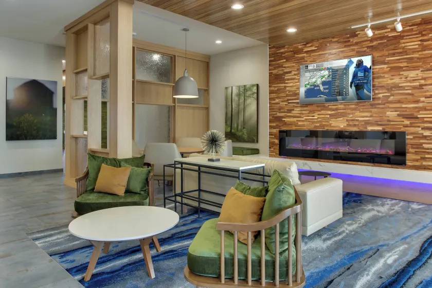 Fairfield Inn and Suites by Marriott Houston Brookhollow - Image 1