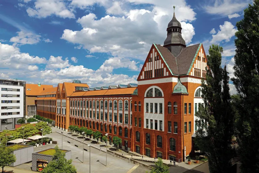 Sheraton Hannover Pelikan Hotel - Image 1