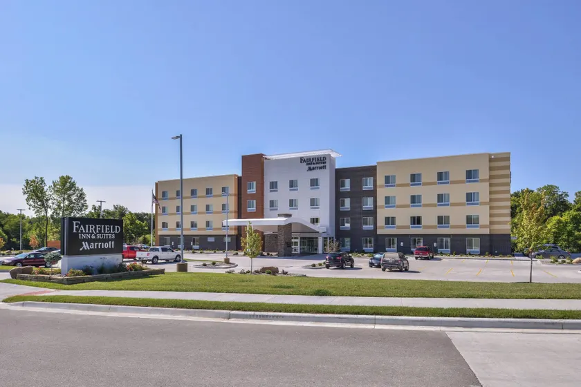 Fairfield Inn & Suites by Marriott St. Joseph - Image 1