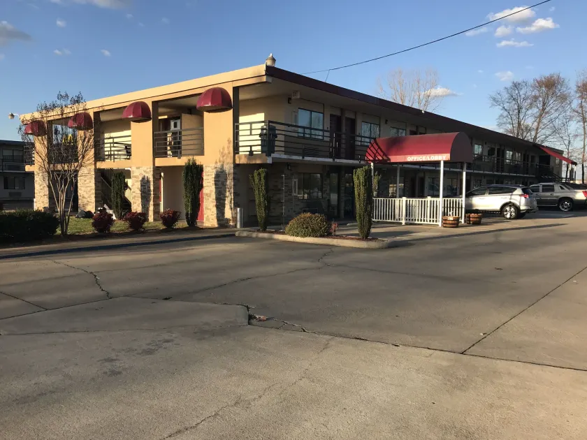 Royal Regency Inn - Image 1