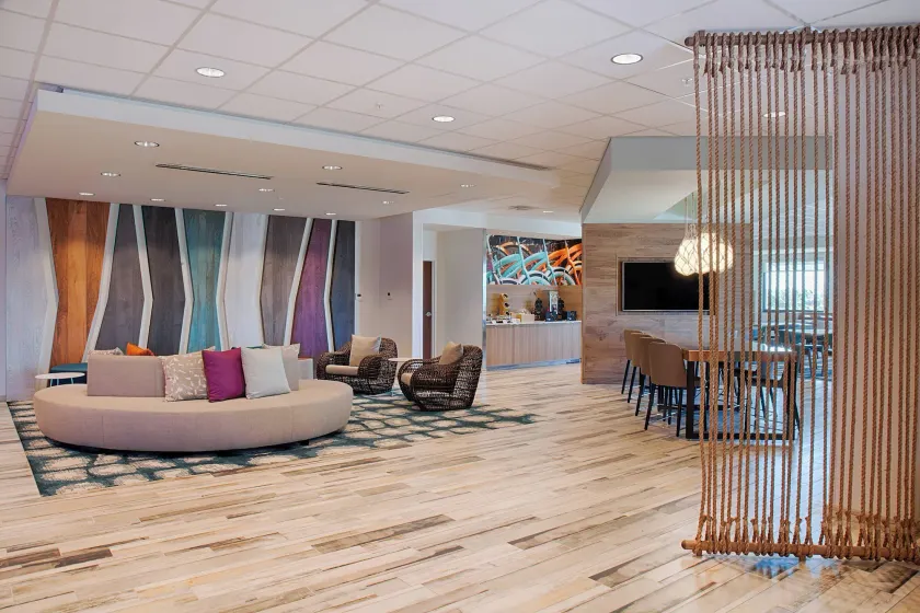 Fairfield Inn & Suites by Marriott Clearwater Beach - Image 1