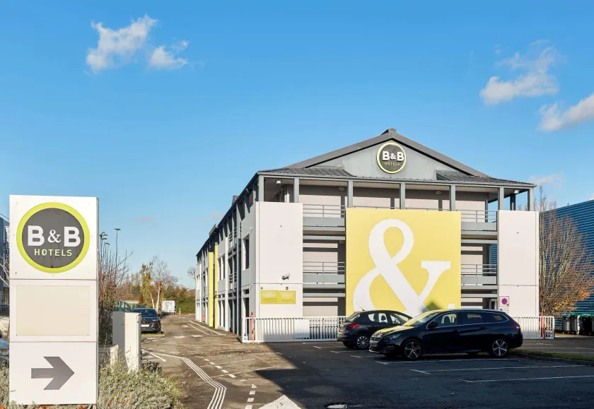 B&B HOTEL Orgeval - Image 1