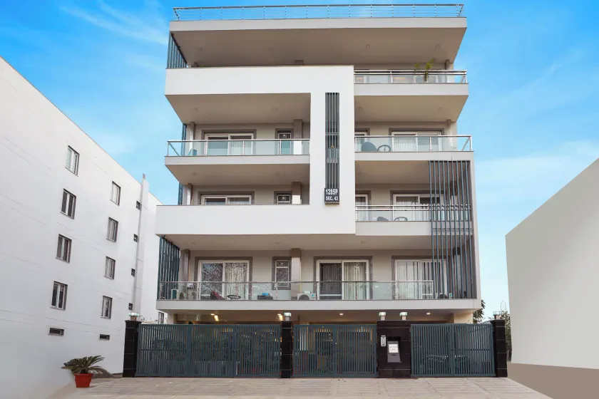 The Onyx by Parfait Street - Image 1