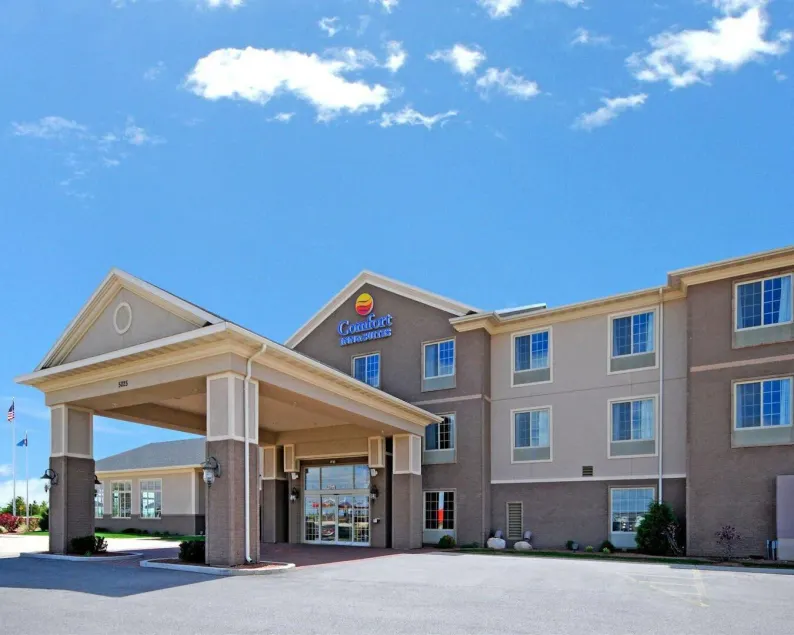 Comfort Inn & Suites Madison North - Image 1