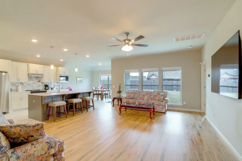 Private Yard & Patio: Bright Glenpool Getaway - Image 1