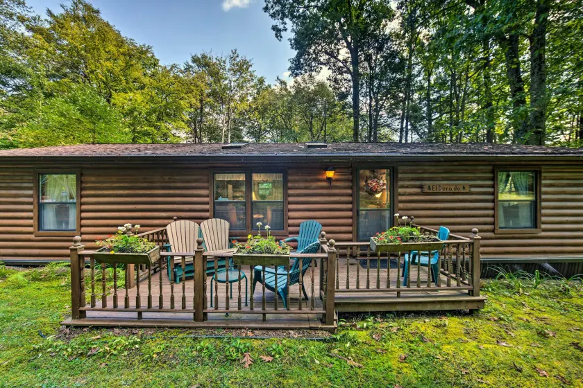 Scenic Spring Mills Escape: Swim, Fish, Hike! - Image 1