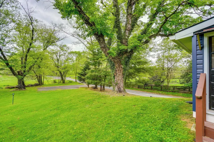 Hike, Sip & Explore: Charming Waterford Cottage! - Intérieur