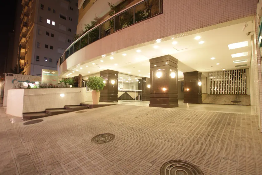 Hotel Confiance Batel - Image 1
