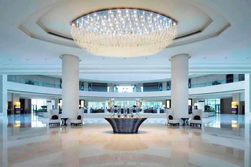 Renaissance Tianjin Lakeview Hotel - Image 1