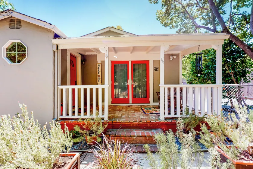 Centrally Located! Dog-Friendly San Rafael Home - Image 1