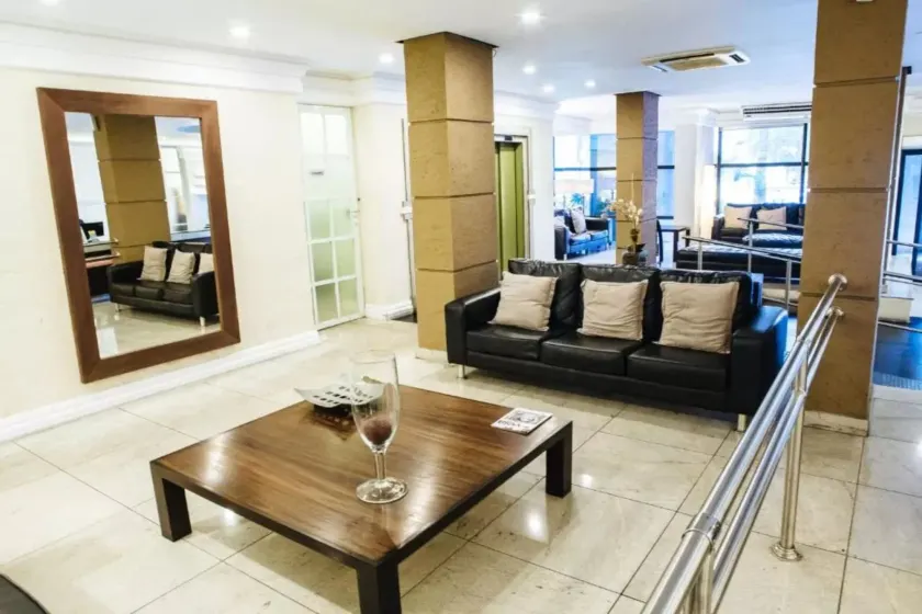 Diamond Hotel - Image 1