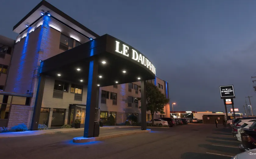 Hôtel & Suites Le Dauphin Québec - Image 1