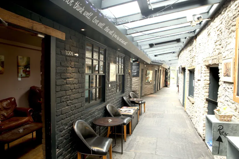 The Archangel,Restaurant & Bar with Rooms - Entrada interior