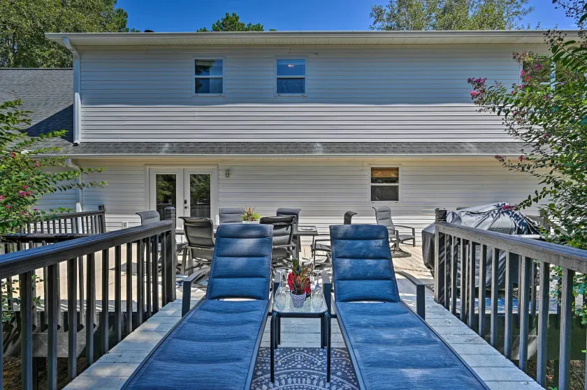 2 Mi to Clemson: Central Villa w/ Deck, Near Lakes - Interiör
