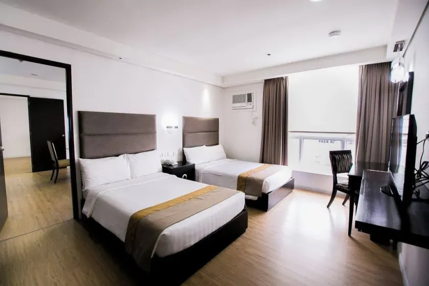 Queen Margarette Hotel - Downtown - Image 1
