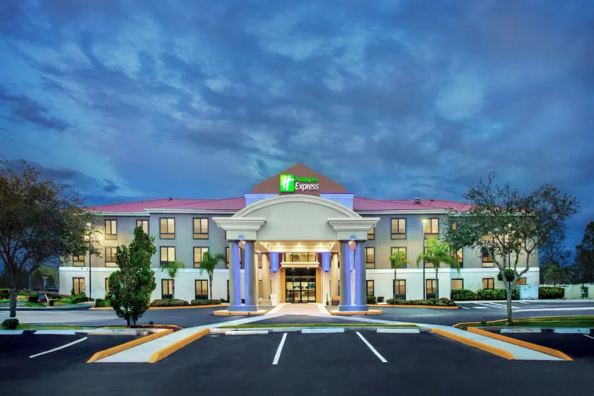 Holiday Inn Express & Suites Sebring by IHG - Image 1