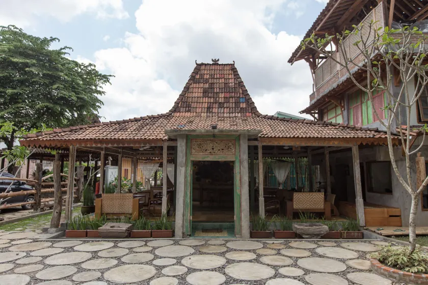 Kampung Lawasan Heritage Cottage - Image 1