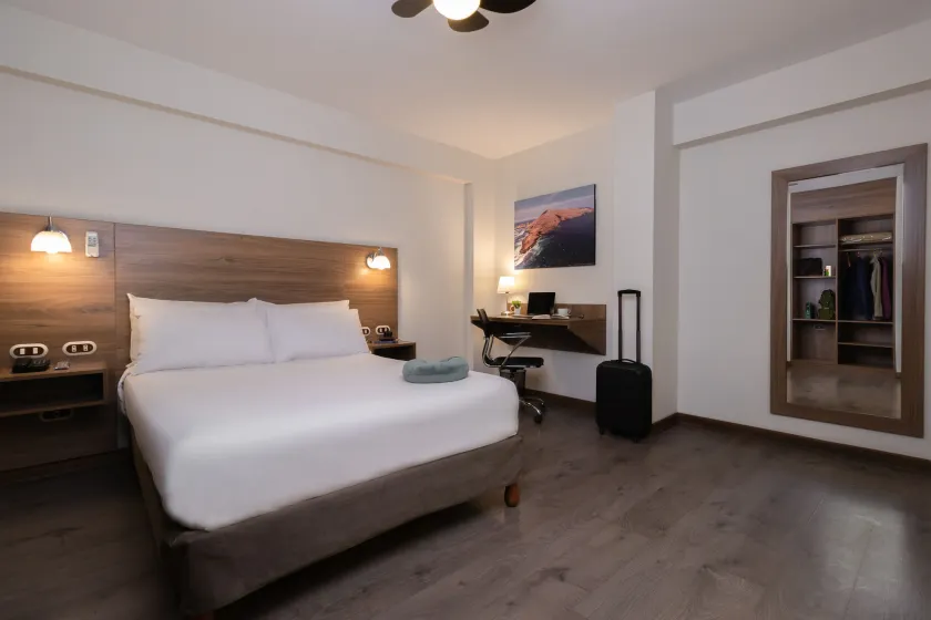 Hotel Alexander - Image 1