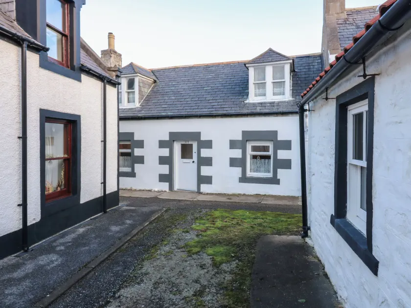 171 Seatown - Image 1
