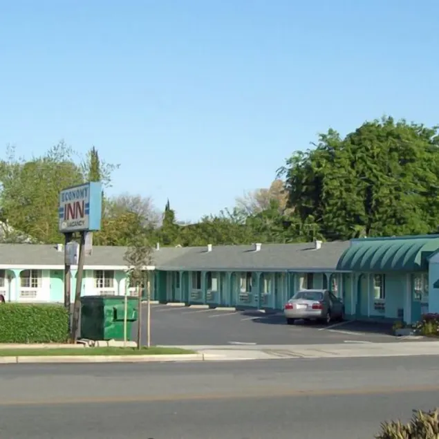 Economy Inn - Image 1