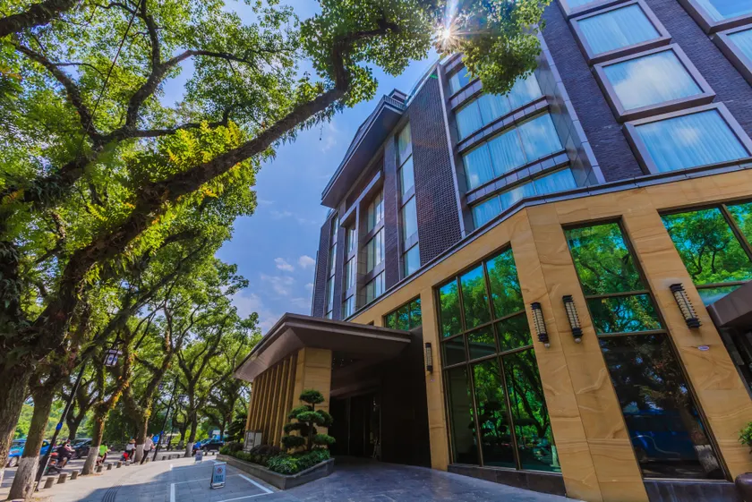 Jolie Vue Boutique Hotel Guilin (near Elephant Trunk Hill) - Image 1