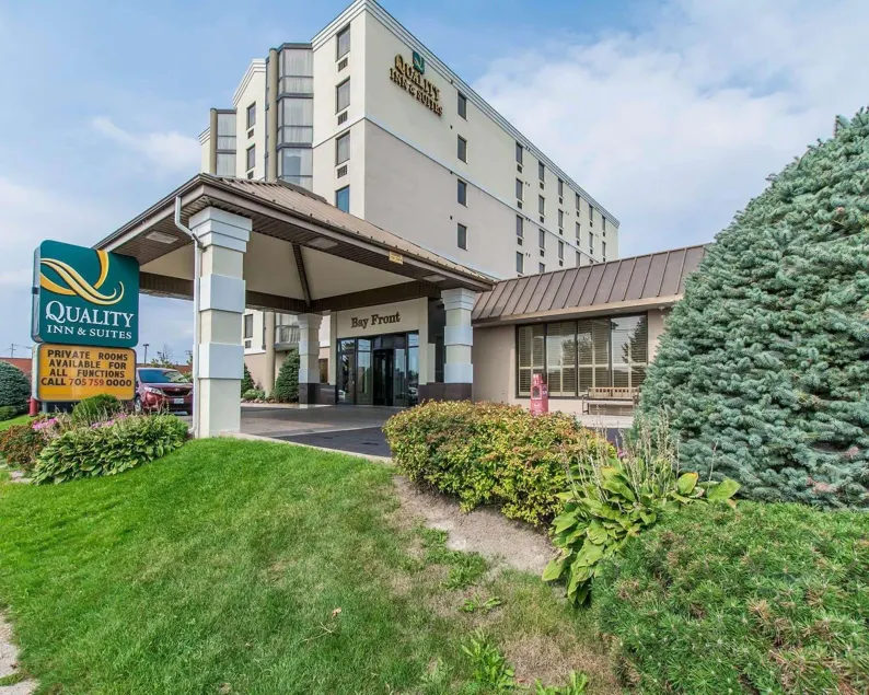 Quality Inn & Suites Bay Front - Image 1