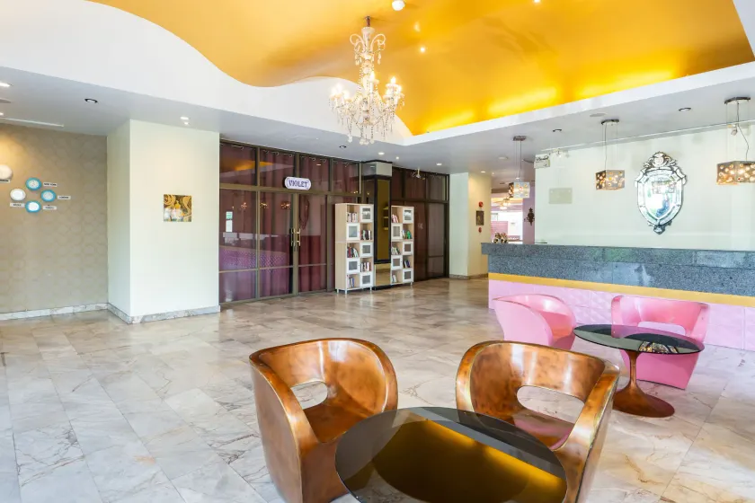 Bella Villa Metro - Hall