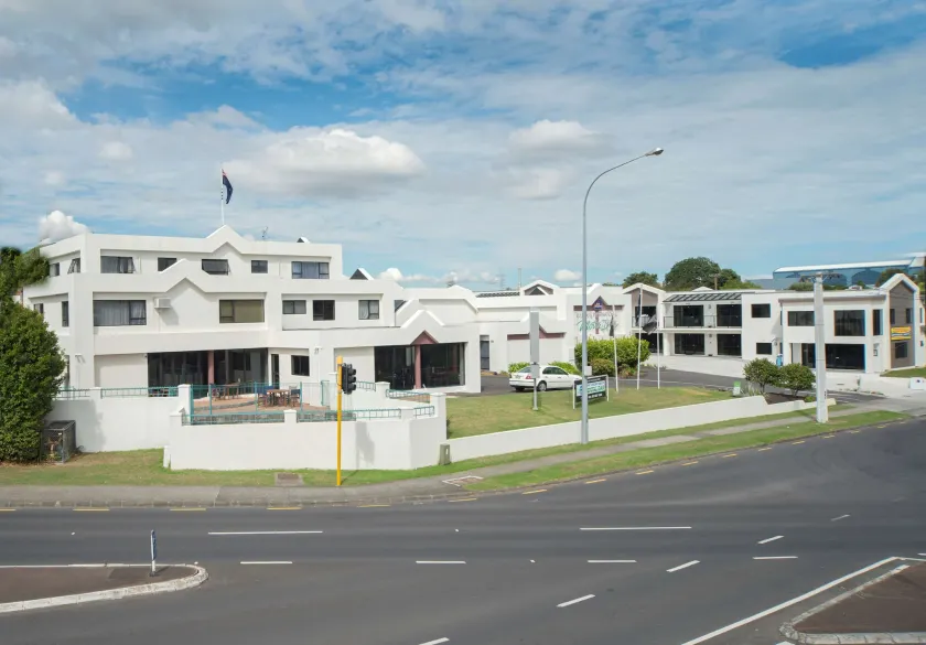 Best Western Ellerslie International Hotel - Image 1