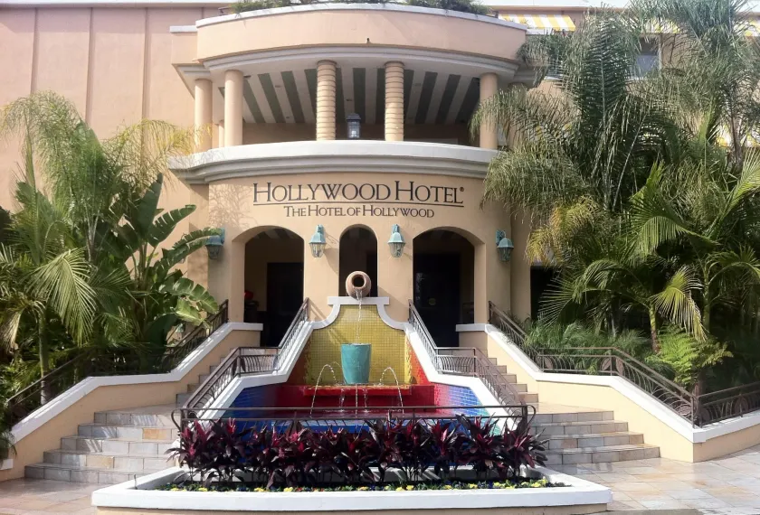 Hollywood Hotel - Image 1