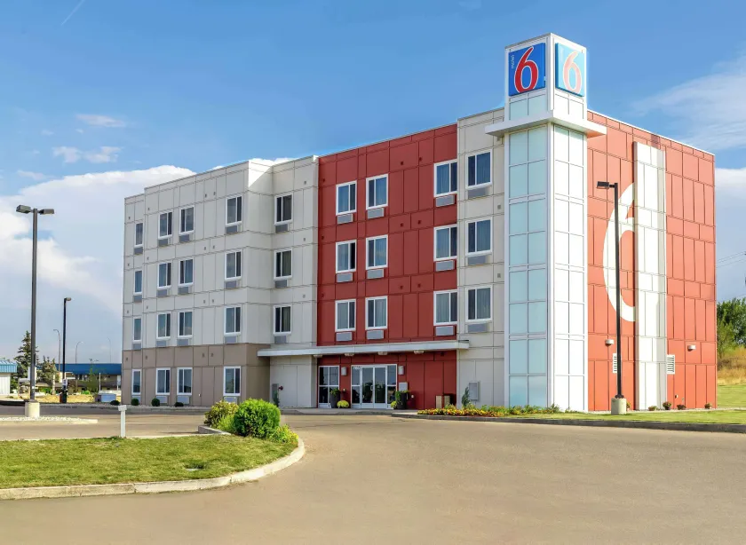 Motel 6-Swift Current, SK - Image 1