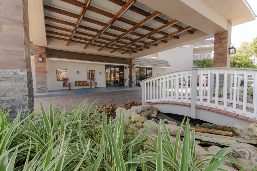 Equus Inn I75 - Image 1