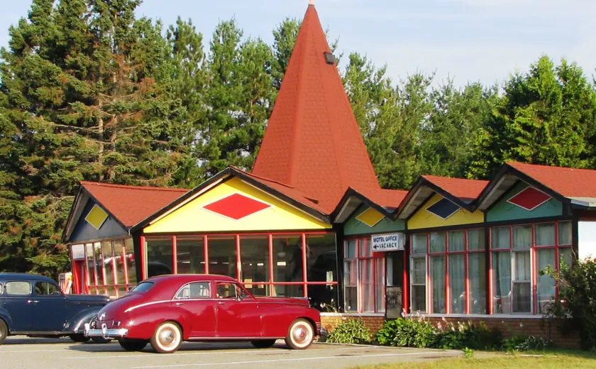 Red Top Motor Inn - Image 1