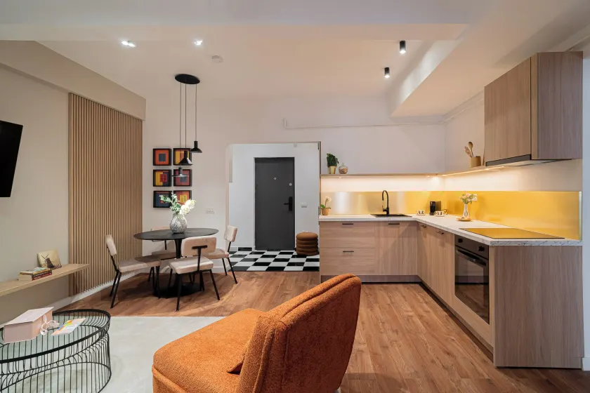 Playful & Trendy 2BR on Regina Elisabeta, Steps to Cismigiu Gardens - Bathtub & Boulevard Views - Image 1