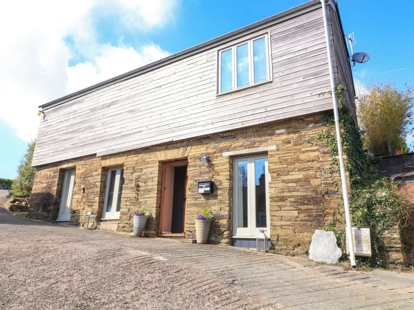 Horsemans Barn - Image 1