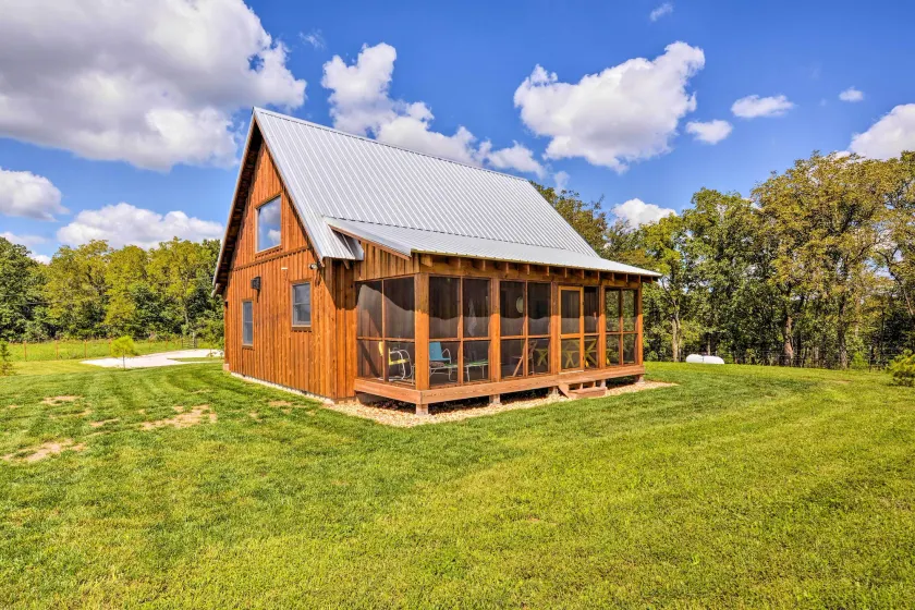 Greenfield Cabin w/ Screened-in Porch & Fire Pit! - Image 1