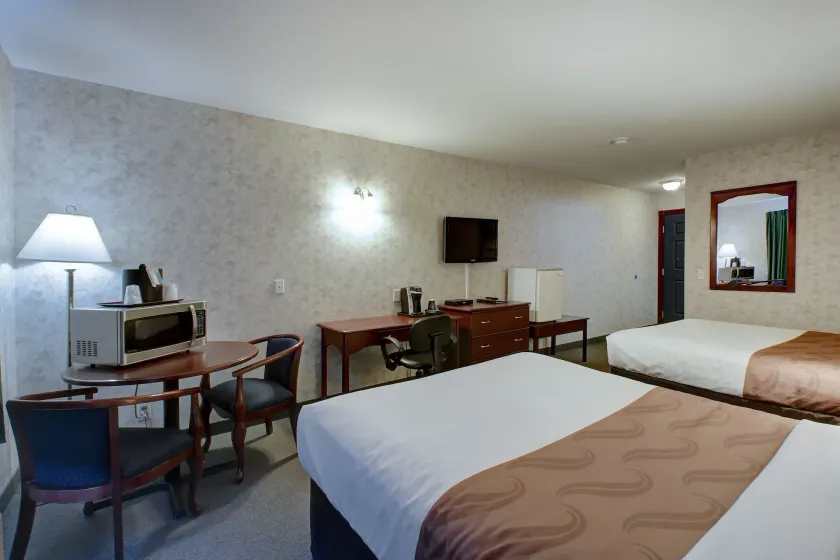 Ramada by Wyndham Nisku Edmonton Airport - Chambre