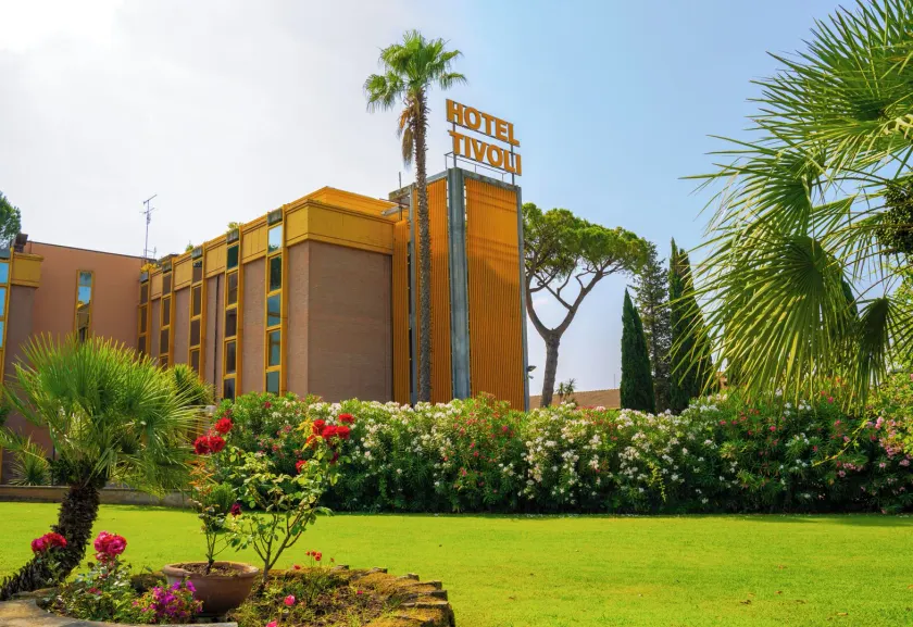 Hotel Tivoli - Image 1