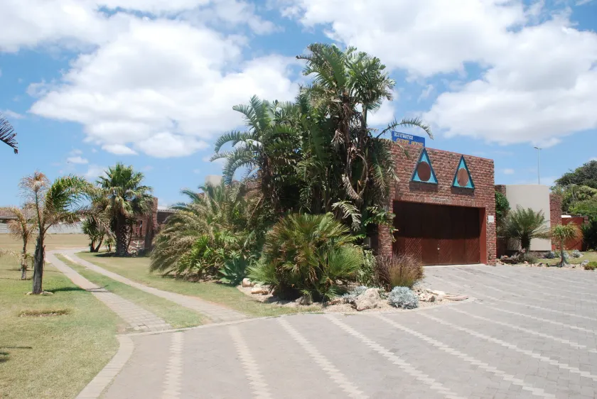 Bluewater Guesthouse - Image 1