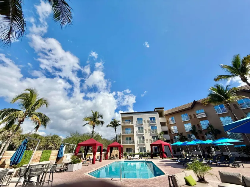 Holiday Inn Express & Suites Naples Downtown - 5th Avenue by IHG - Image 1