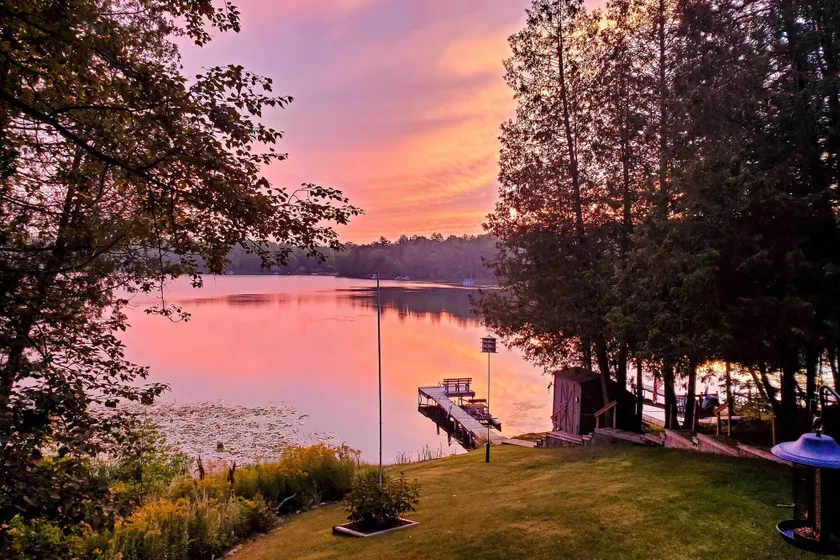 Lakefront Hideaway w/ Dock, Kayaks, Fire Pit! - Innenbereich