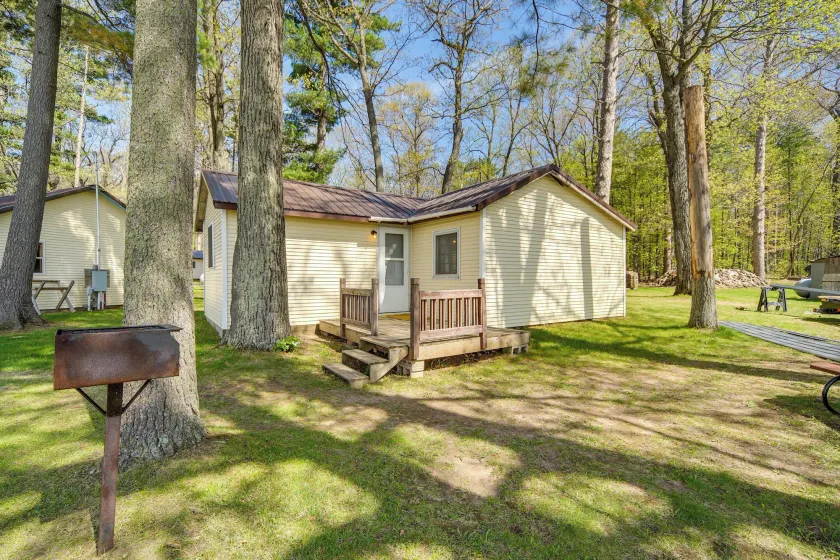 Stone Lake Cabin w/ Private Deck & Fire Pit! - Image 1