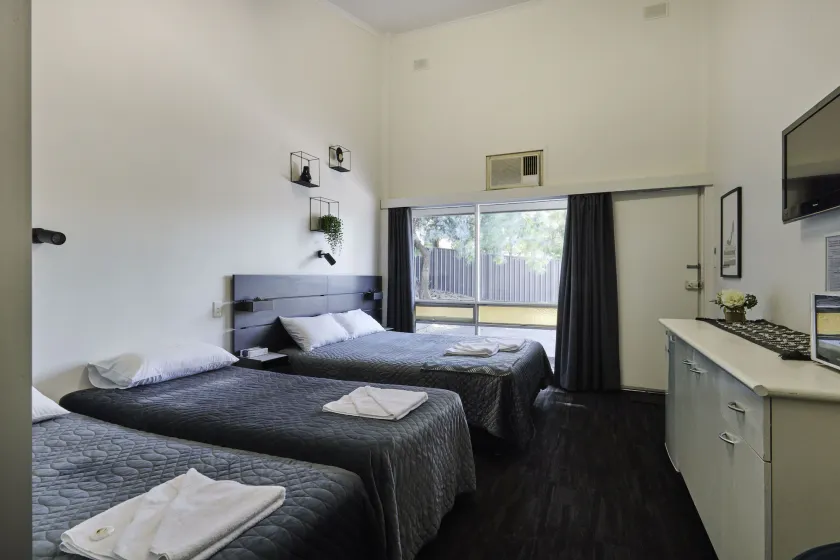 Blue Gums Hotel Motel - Image 1
