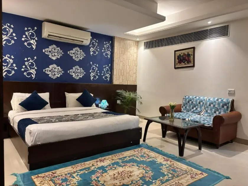 Hotel Impress By RMR Hotels - Image 1