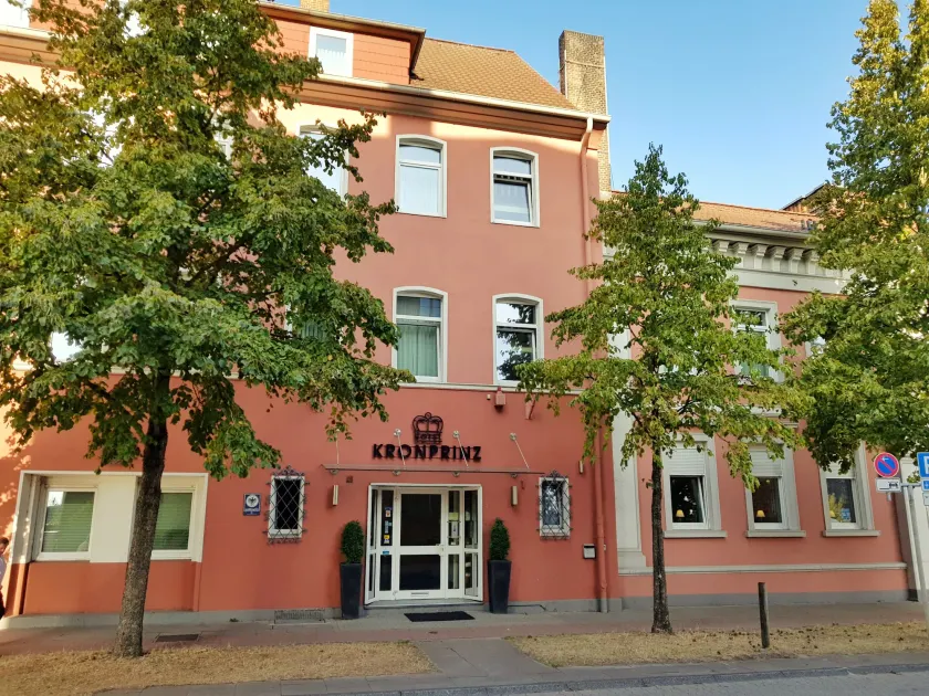 Hotel Kronprinz Garni - Image 1